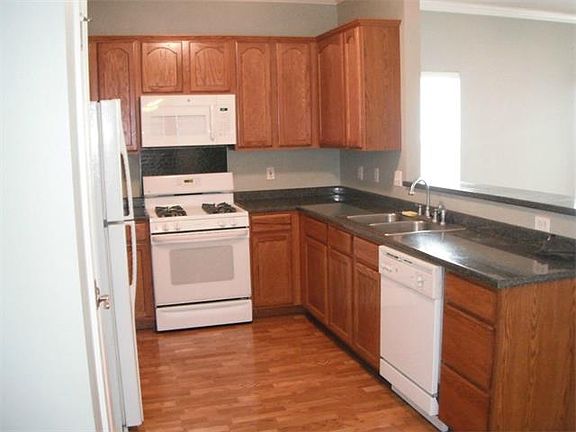 4th image of 526 Avenue B