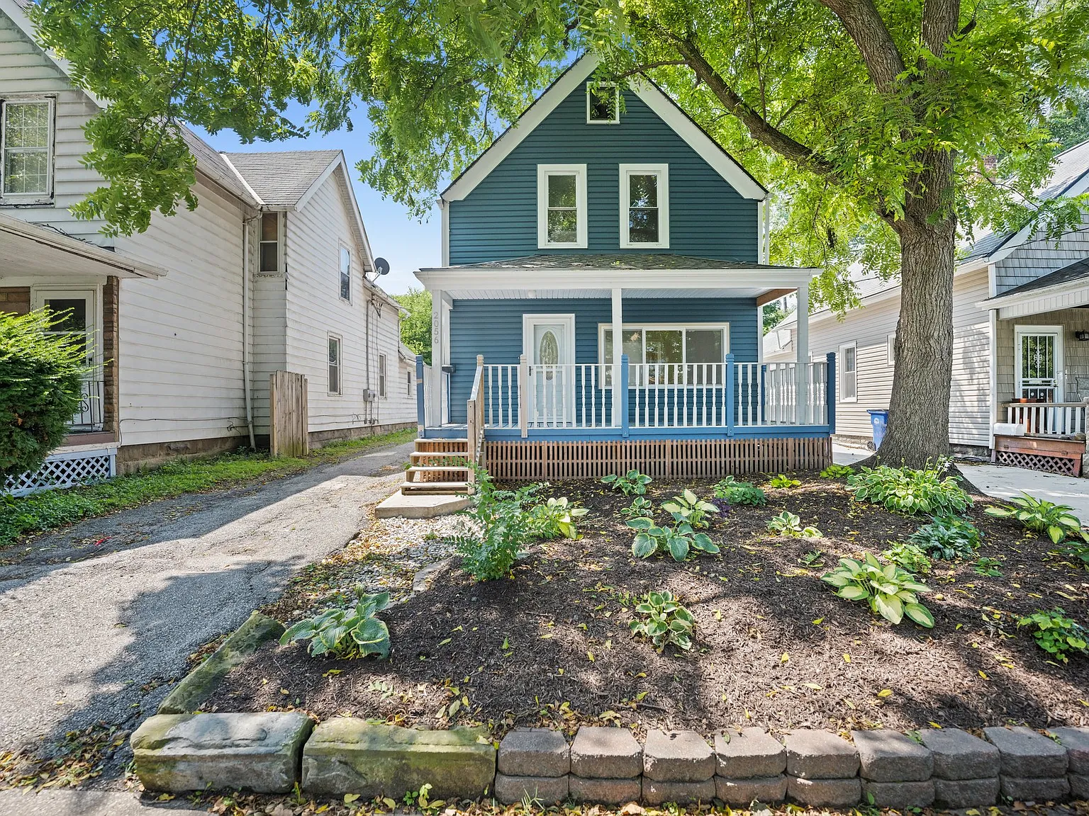 3 bed, 1260 sqft, $1,475 — Photo 1