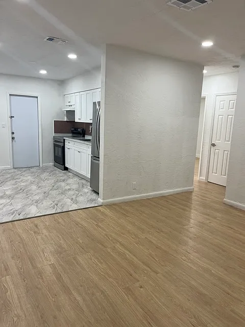 2 bed, 850 sqft, $2,350 — Photo 4