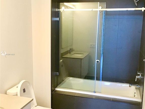 5th image of 1629 NE 1st Ave #2509