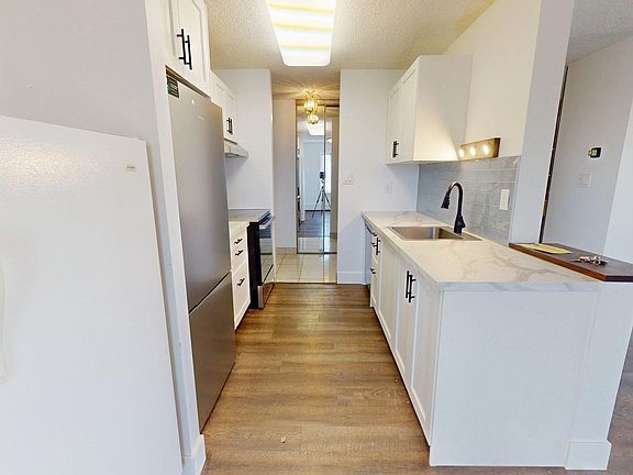 4th image of 10135 116th St NW #804