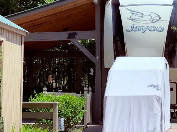 287 Stag Leap Dr, Cleveland, GA 30528