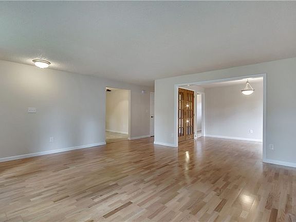 5th image of 2510 Lodgepole Dr SE