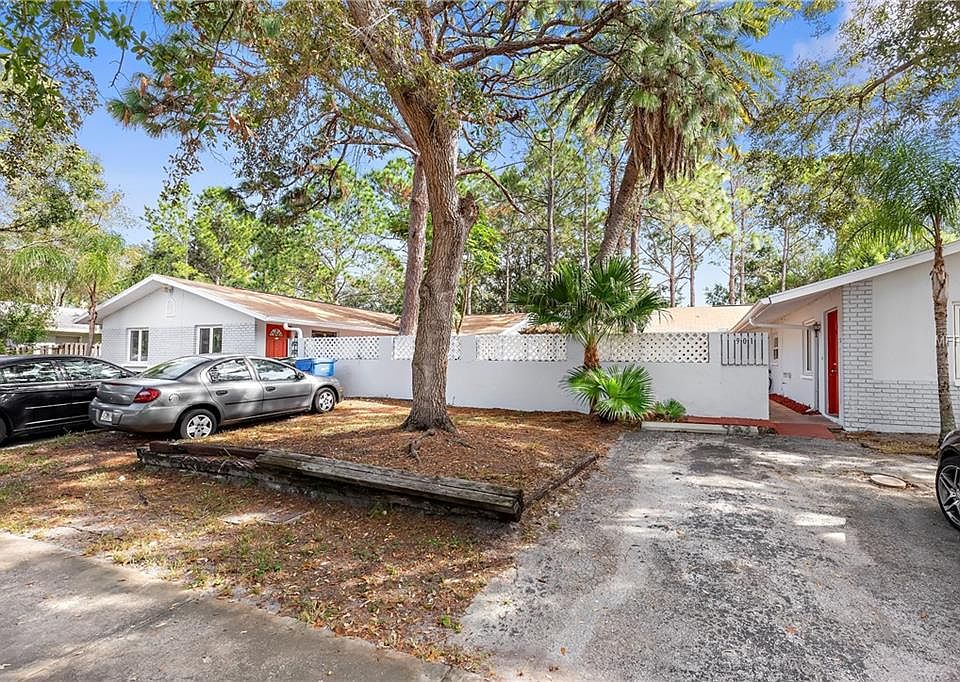 1st image of 825 Lake Palms Dr