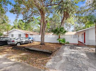 825 Lake Palms Dr, Largo, FL 33771
