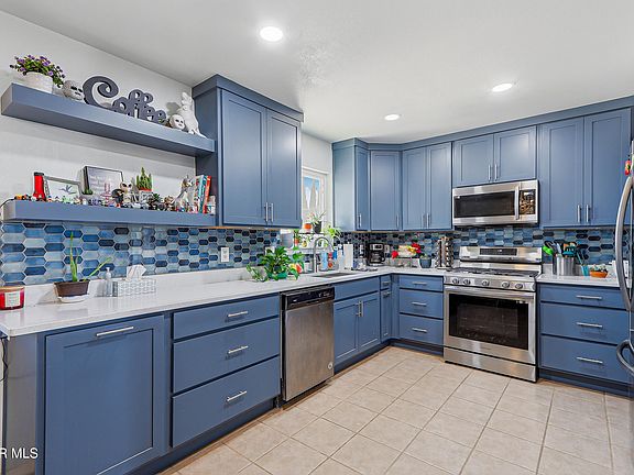 3rd image of 376 Rio Dulce Ave
