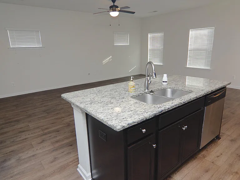 194 Bonhomme Cir — Photo 10