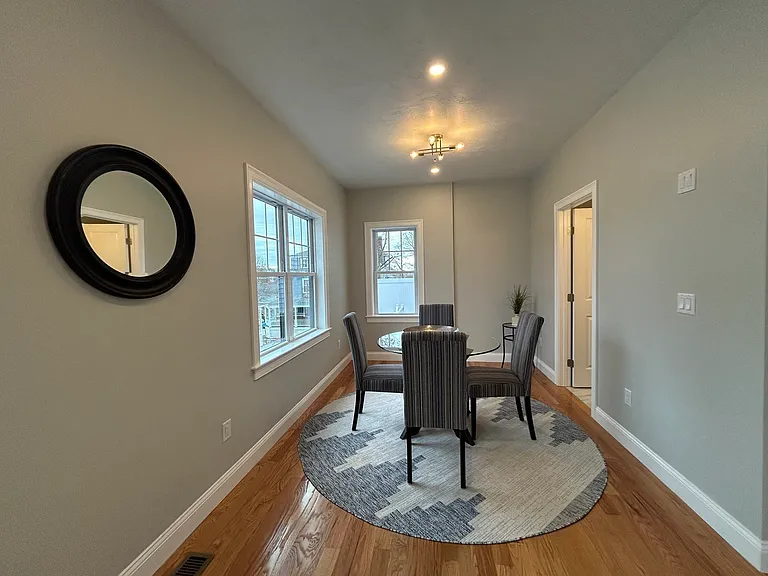 10 Windsor St #1 — Photo 3