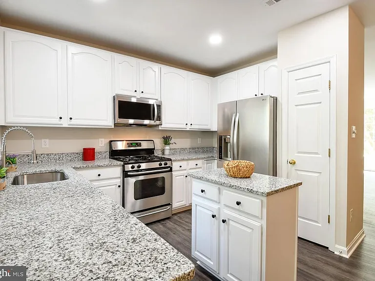 3802 Koval Ln — Photo 5