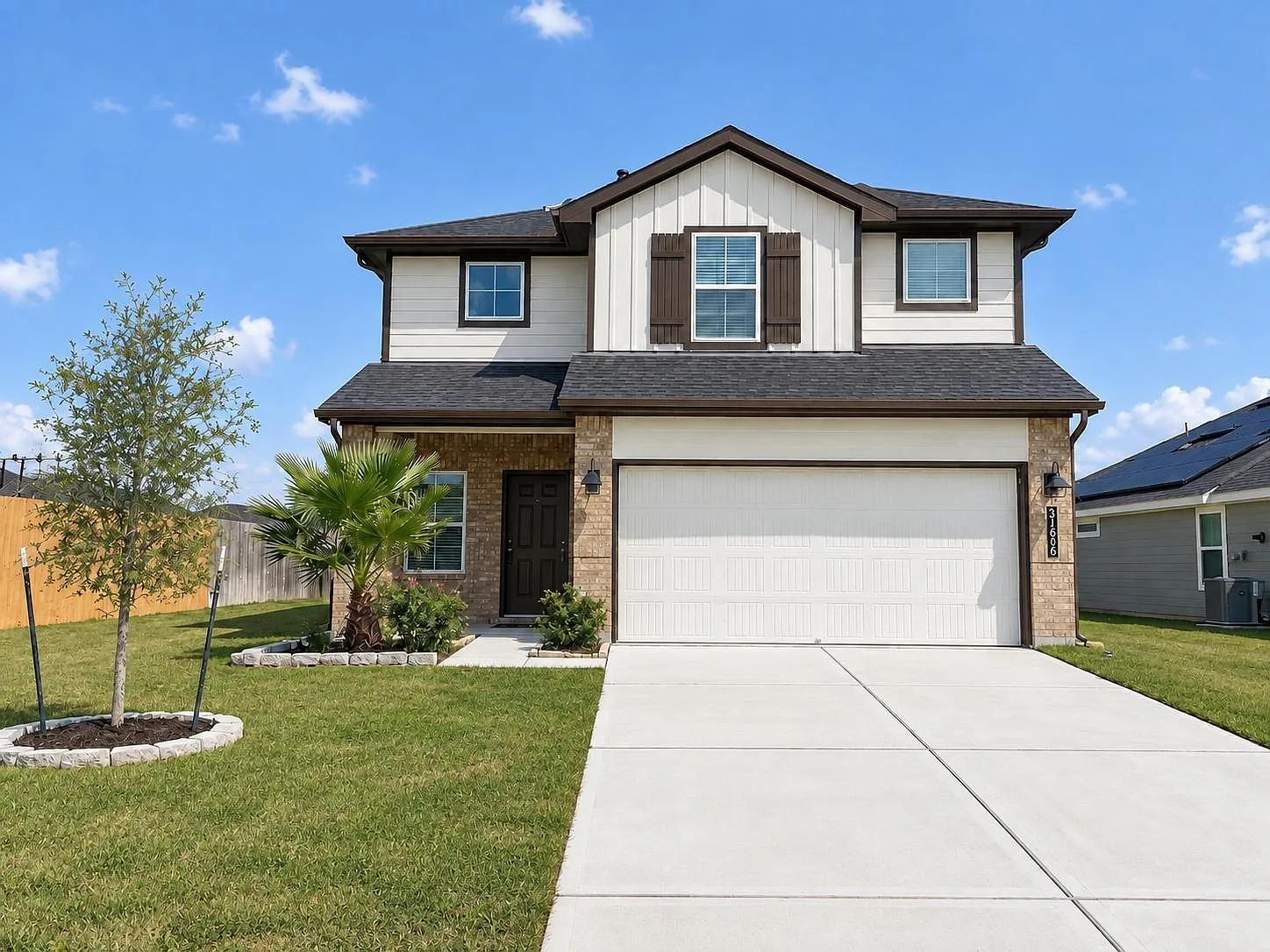 4 bed, 2.5 bath, 2369 sqft, $2,250 — Photo 1