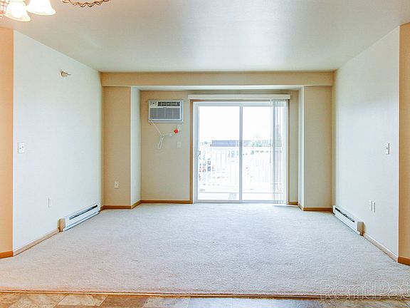 2nd image of 505-511 36th Ave NE #3701-511-1