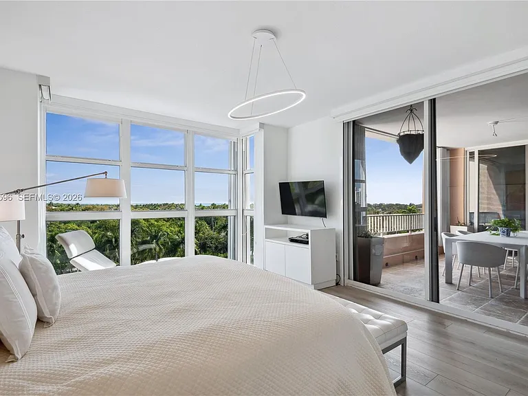747 Crandon Blvd #Penthouse 10 — Photo 10