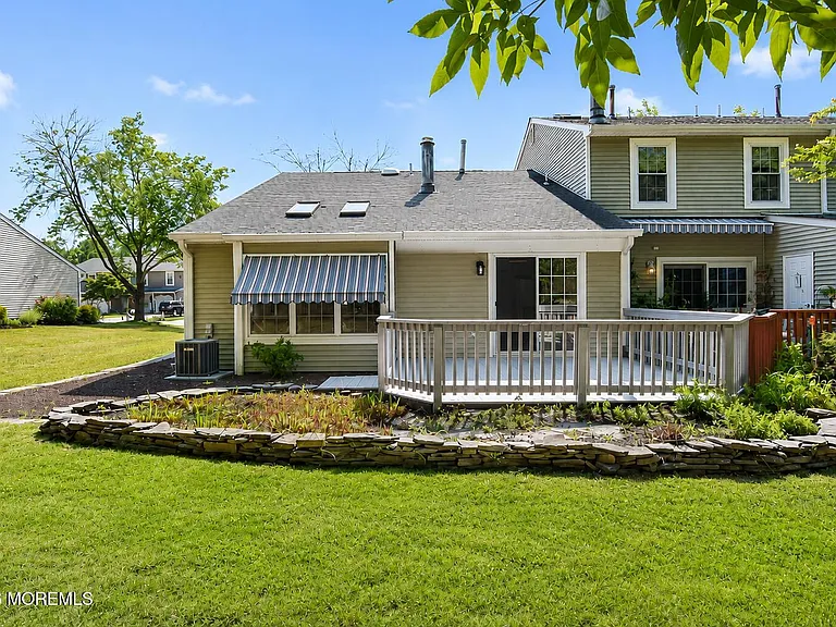 99 Oak Ln — Photo 35