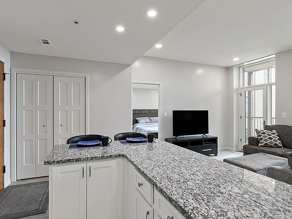 3rd image of 128 N 13th St APT 806