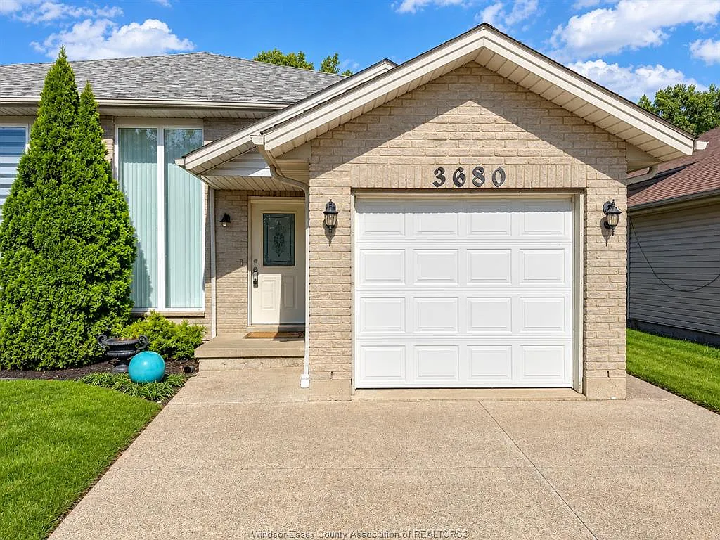 3 bed, $2,495 — Photo 1