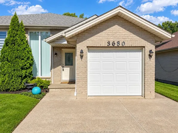 3680 Holburn St, Windsor, ON N9E 4T3
