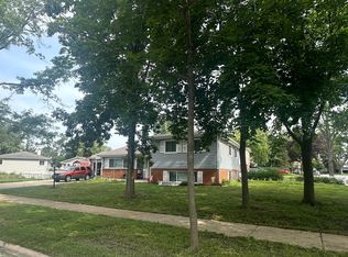 403 N 6th Ave, Addison, IL 60101