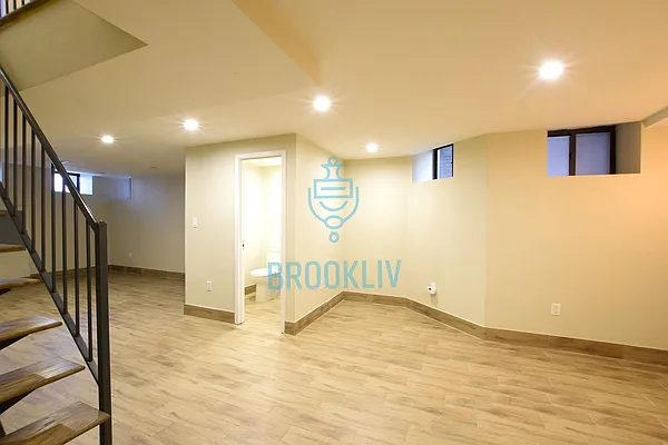 Rented by null | media 7