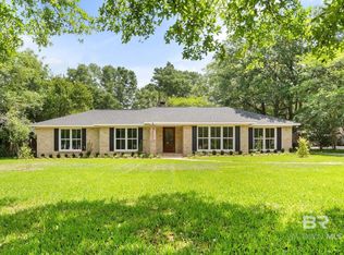 555 Cumberland Rd E, Mobile, AL 36608