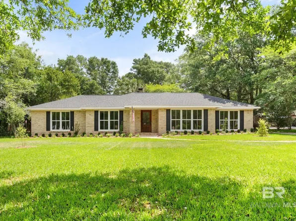 555 Cumberland Rd E, Mobile, AL 36608