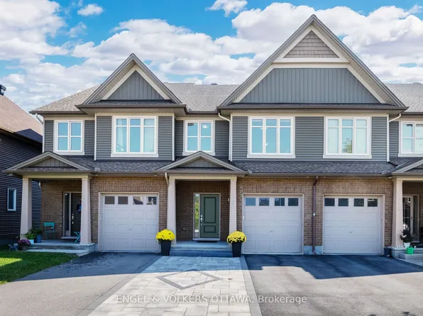 280 Wood Acres Grv, Ottawa, ON K1T 0M4