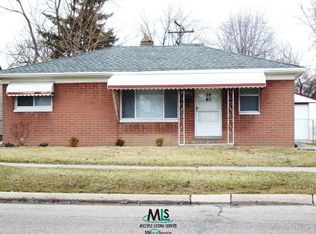 17625 Stephens Dr, Eastpointe, MI 48021