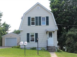 79 Pride Rd, Auburn, ME 04210