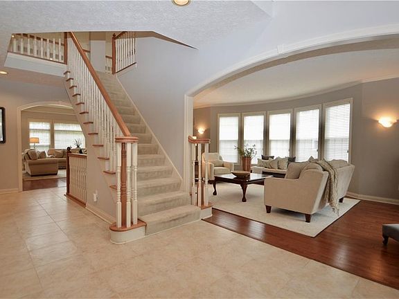 3rd image of 26451 Primrose Ln
