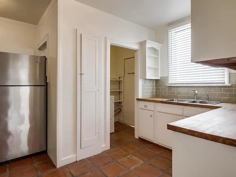 1021 N Havenhurst Dr — Photo 9