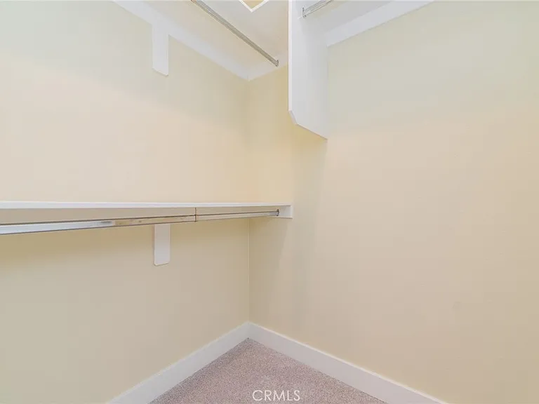 642 W Grand Ave — Photo 19