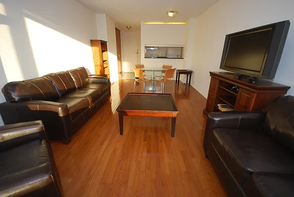 Rented by Luxury Habitat | media 33
