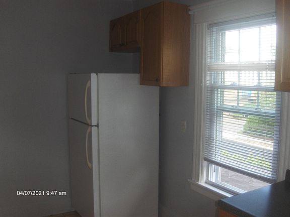 3rd image of 19 5th St #3