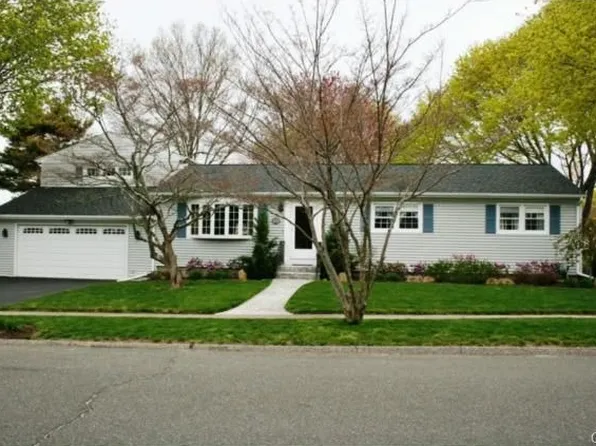 370 Oceanview Ter, Stratford, CT 06614