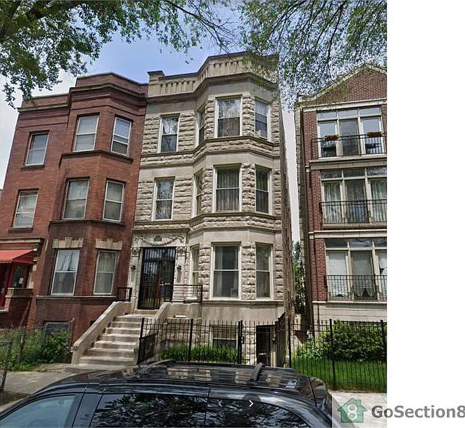2nd image of 428 E 46th Pl APT 1