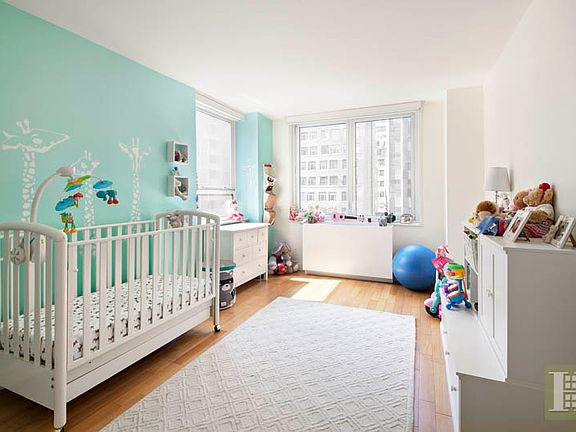 3rd image of 211 E 46th St #10F