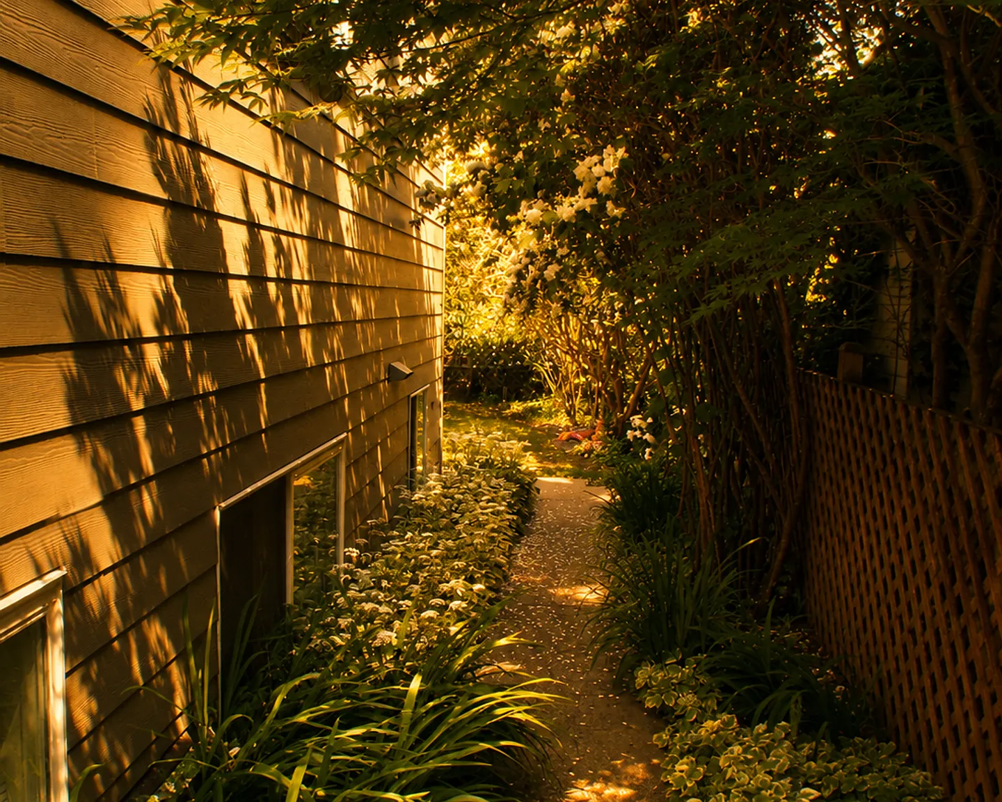 Evanston Apartments - Located on the north side of Fremont — Photo 3