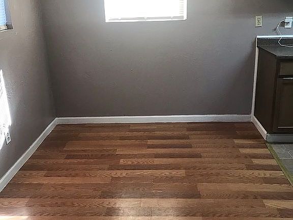 2nd image of 4112 Meadowview Dr