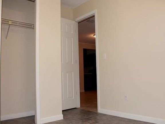 3rd image of 101 Woodfield Dr