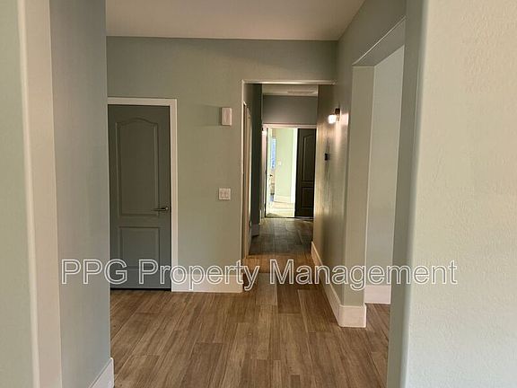 4th image of 13609 W Lisbon Ln
