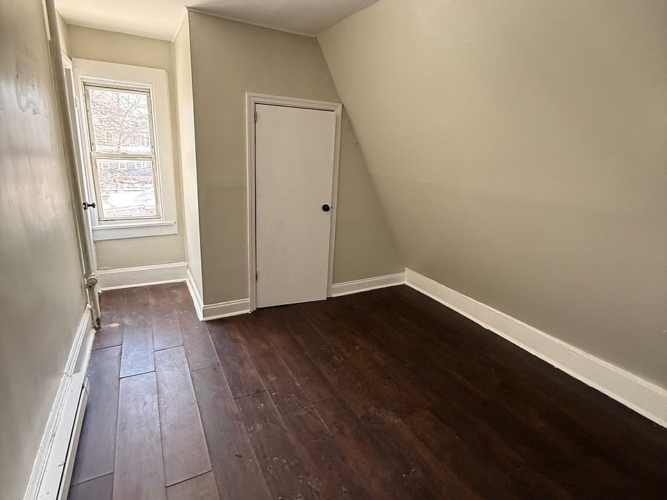 2nd image of 157 N 9th St #3