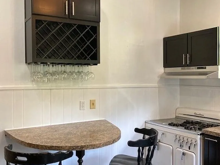 739 Pine St — Photo 11