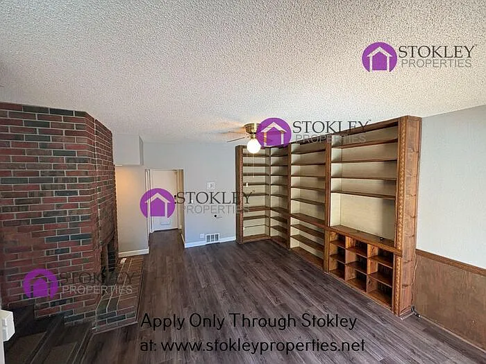 2397 Lake Meadow Cir — Photo 18