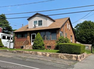 15 Tresckow Rd, McAdoo, PA 18237