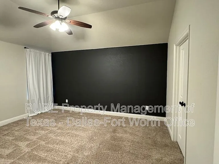 1612 Town Creek Cir — Photo 35