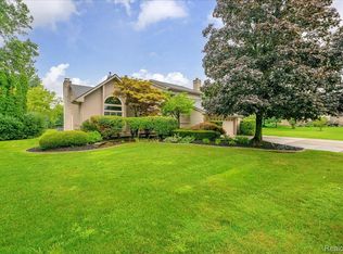 30304 Blossom Ct, Farmington Hills, MI 48331