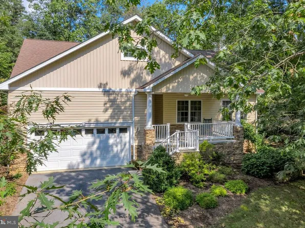 107 Sunset Cir, Cross Junction, VA 22625