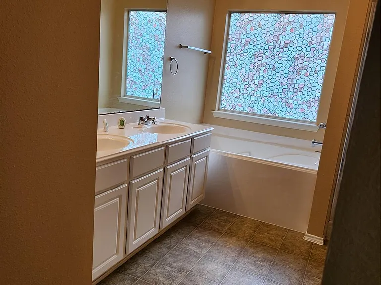 7346 Cypress Prairie Dr — Photo 11