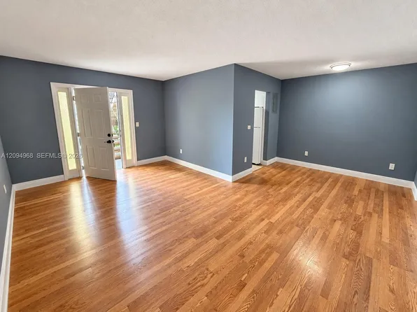 2335 NE 172nd St APT 2, North Miami Beach, FL 33160