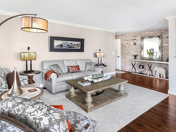 2nd image of 44 W 62nd St APT 11B