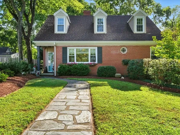 901 Washington Ave, Vernon Hill, VA 24592